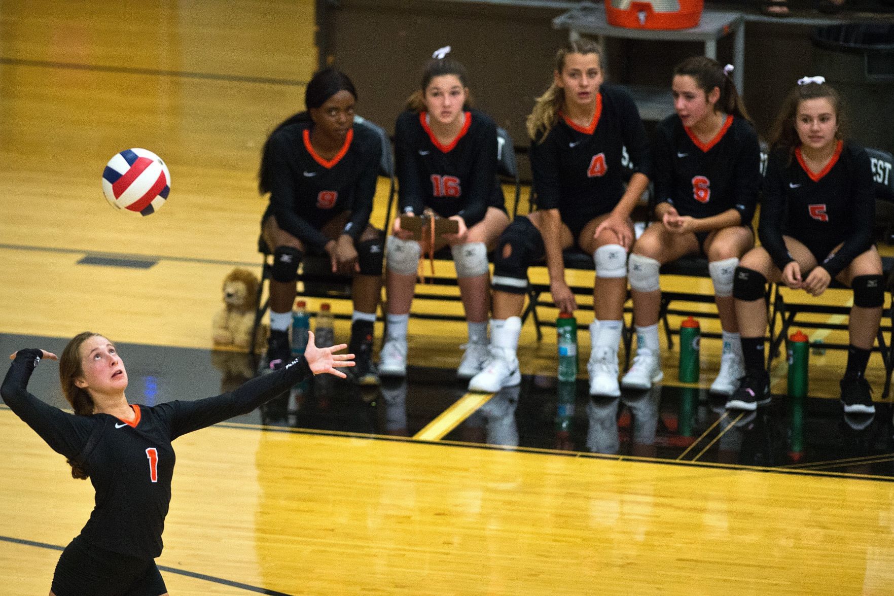 100318-blm-spt-12westvolley